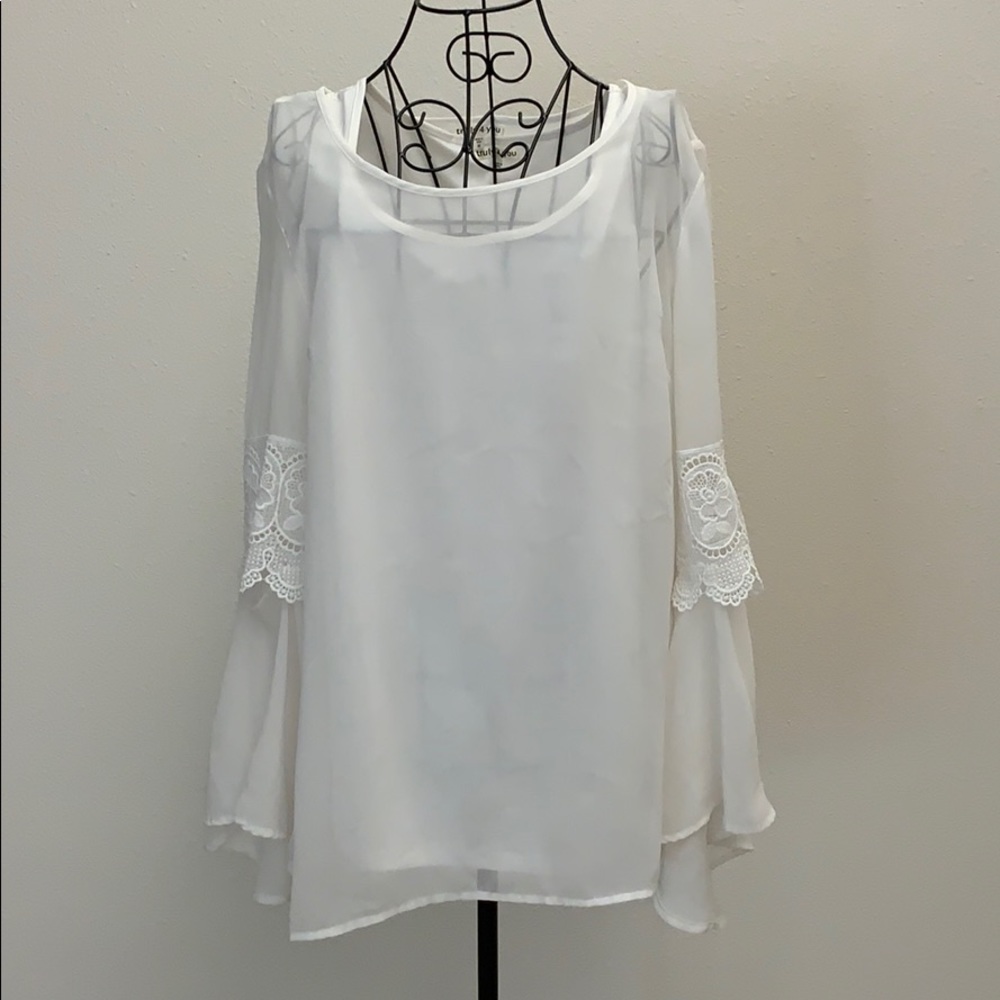 Beautiful white top nice quality